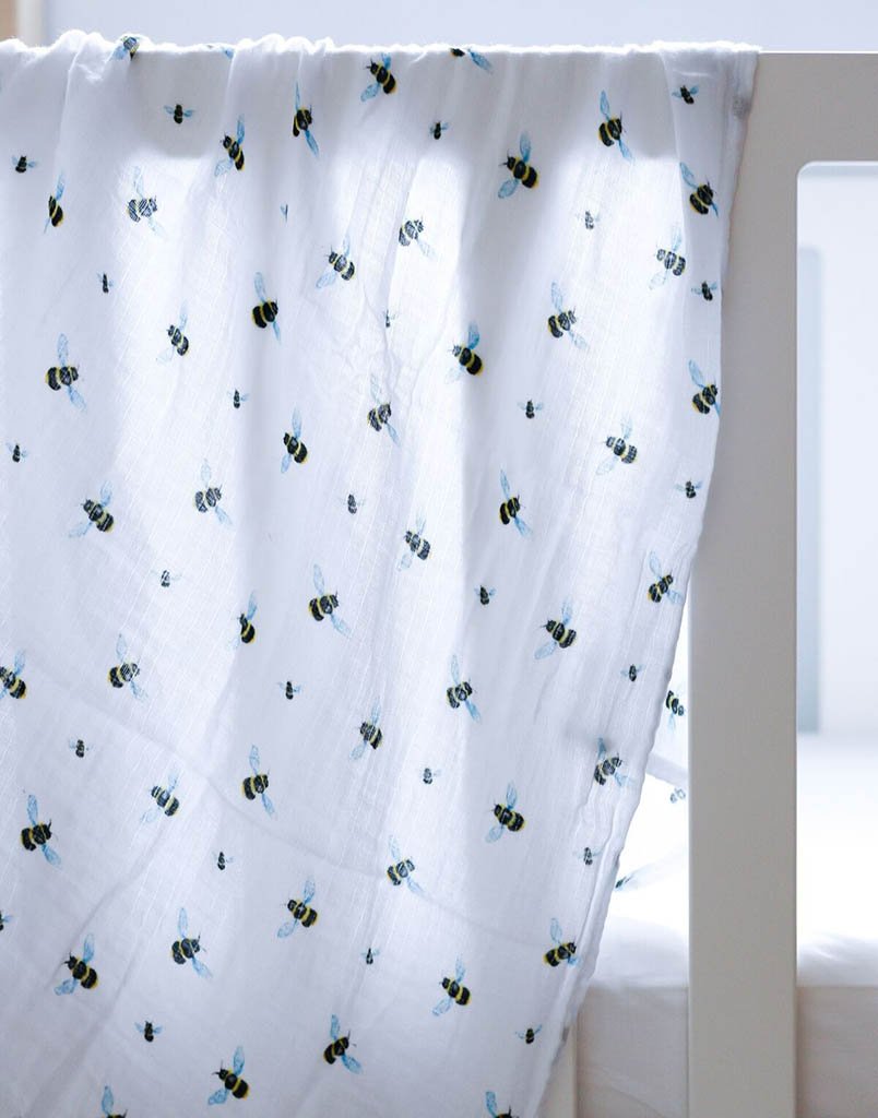 Organic Breathable Soft Cotton Busy Bees Swaddle Set