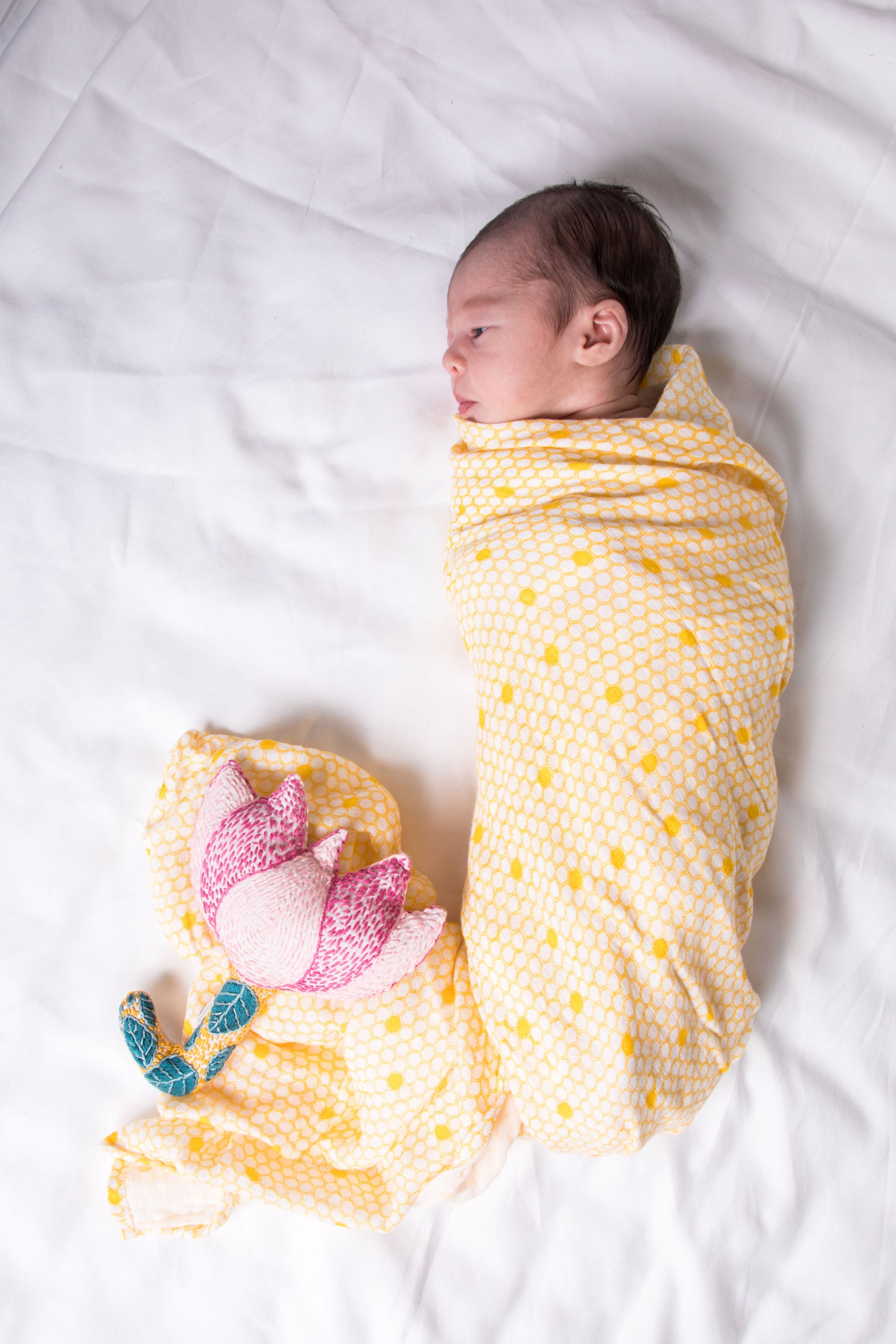 Organic Breathable Soft Cotton Hive Baby Swaddle